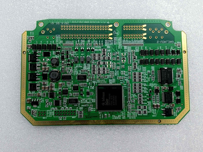 PCB板均勻涂膠